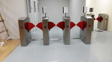 ESD紅色吞吐翼+中距離藍牙 歐姆龍(廣州)汽車電子有限公司 (4).jpg