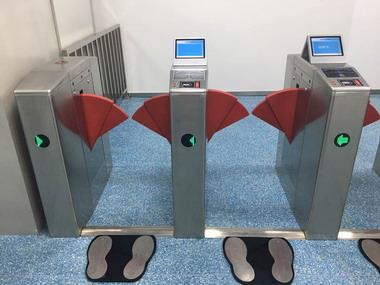 ESD紅色吞吐翼帶屏 惠州藍微電子 (9).jpg