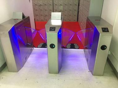 ESD斜角帶屏 東莞光寶 (3).jpg