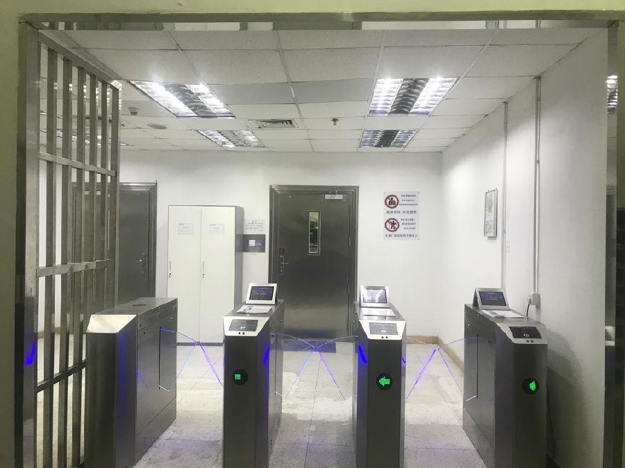 ESD三輥閘防靜電門禁案例圖 (7).JPG