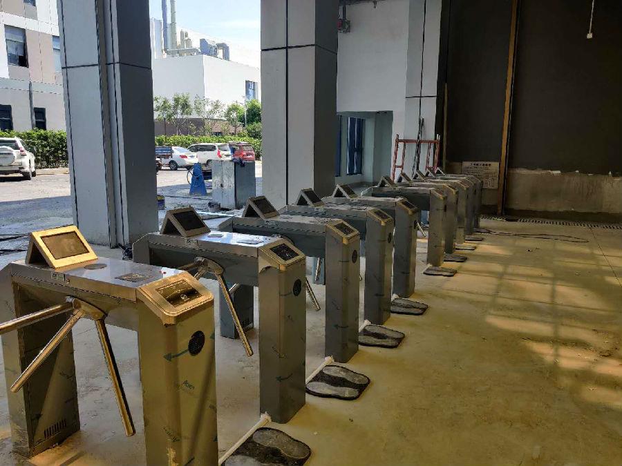 ESD三輥閘防靜電門禁案例圖 (2).JPG