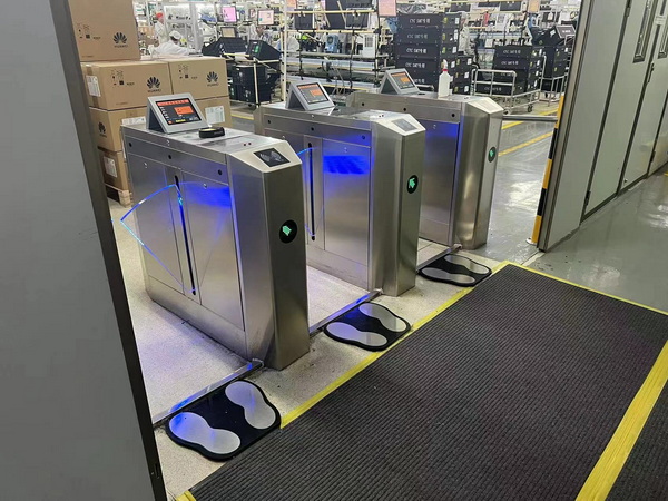 ESD門禁閘機_調整大小